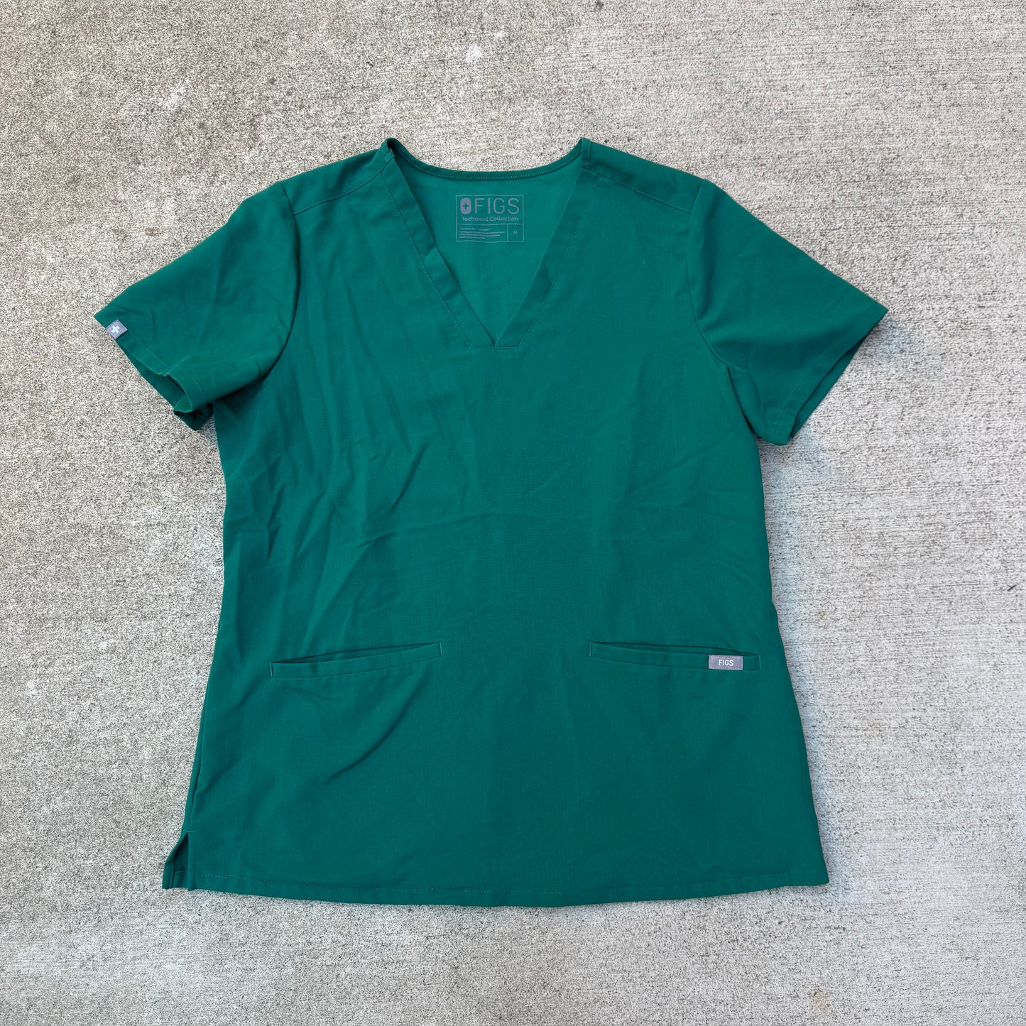 Hunter Green Figs Casma Three-Pocket Scrub Top