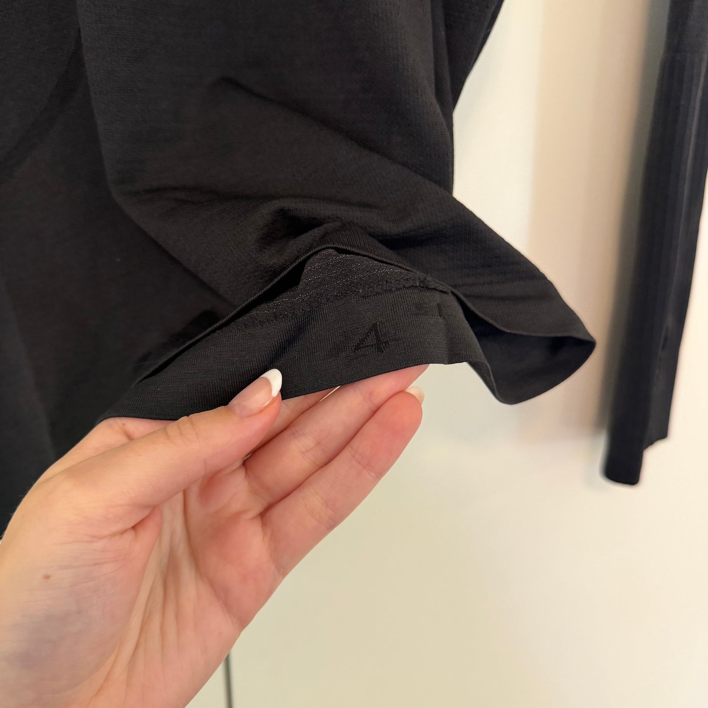 Black Lululemon Swiftly Tech Long Sleeve