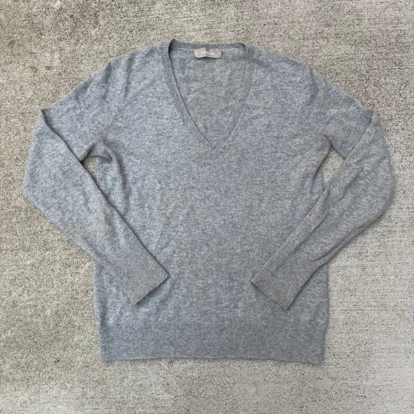 Everlane V Neck Cashmere Sweater
