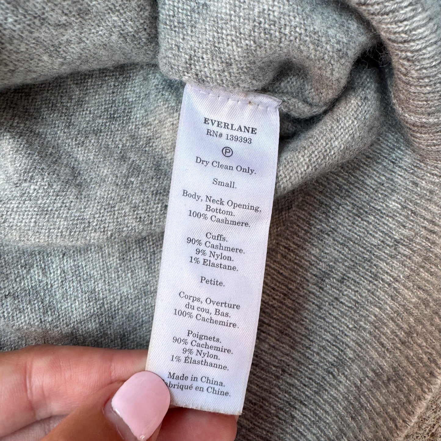 Everlane V Neck Cashmere Sweater