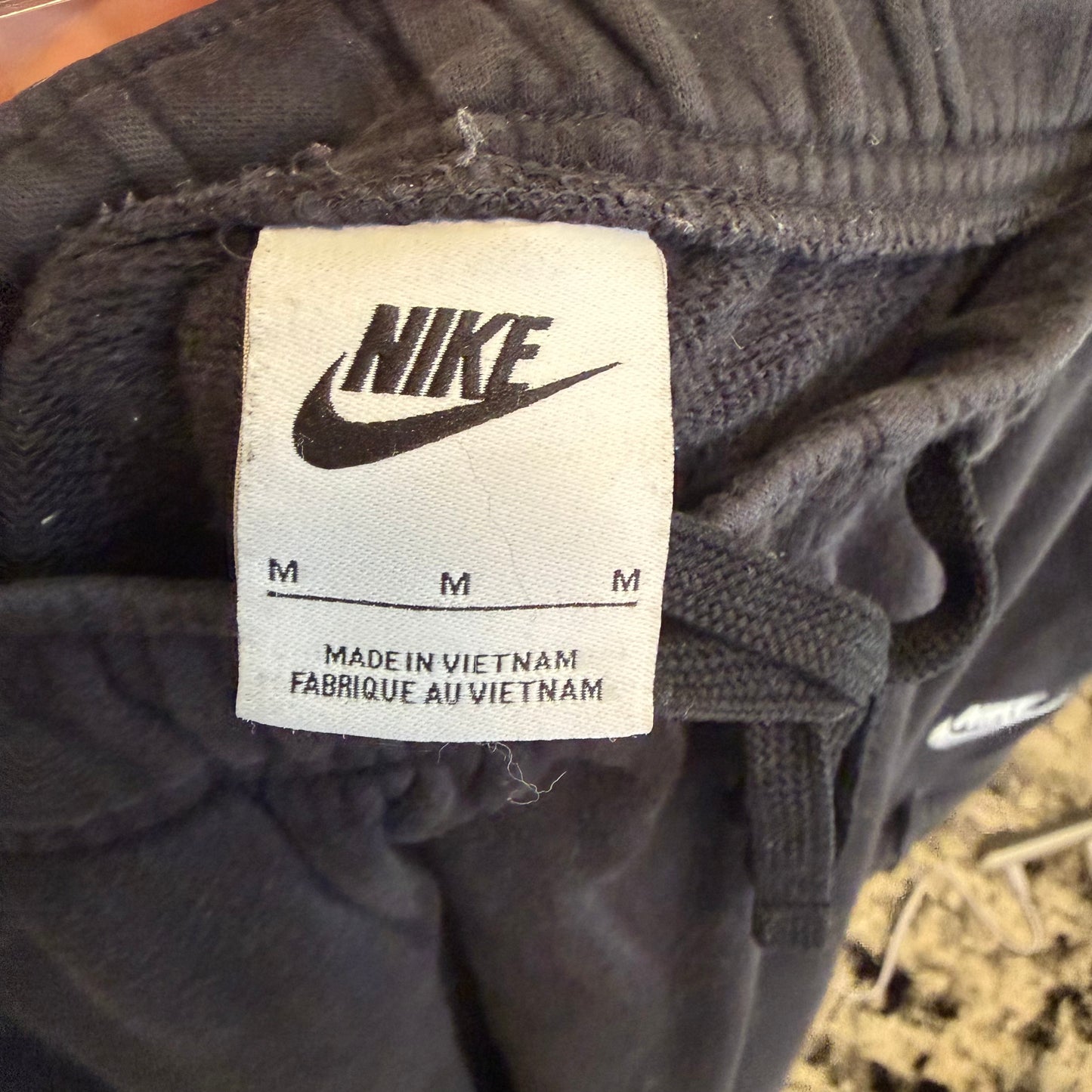 Cropped Nike Cargo Sweatpants
