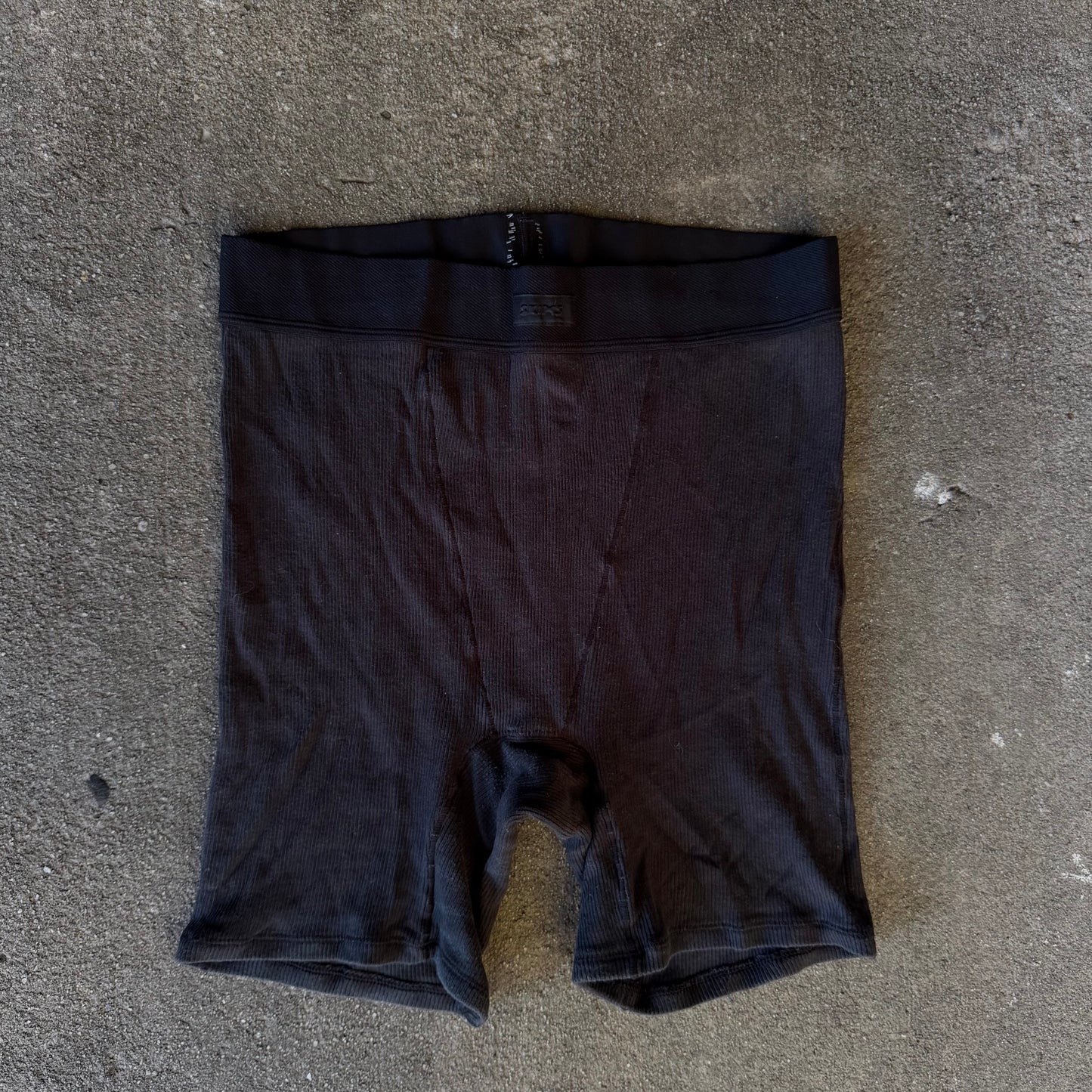 Skims Cotton Rib Boxer Soot
