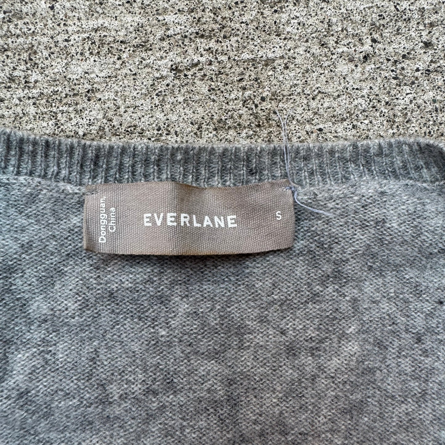 Everlane V Neck Cashmere Sweater