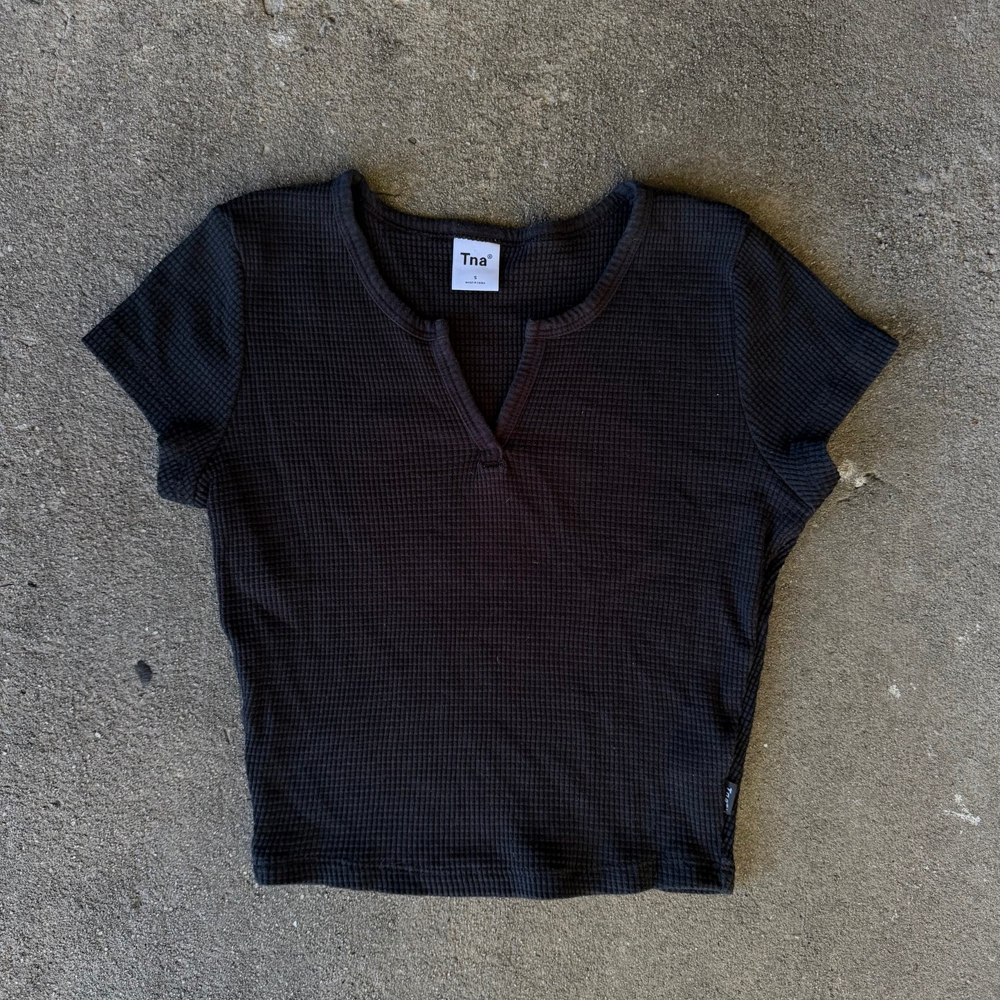 Aritzia TNA Thermal Notch Cropped T-Shirt