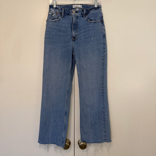 Abercrombie & Fitch The ‘90s Relaxed Jean High Rise Curve Love